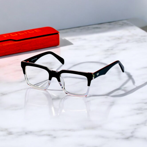 Eyeglass