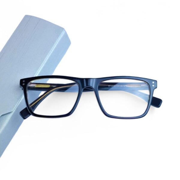Eyeglass