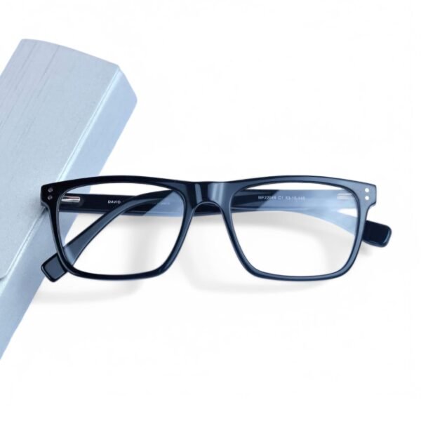Eyeglass