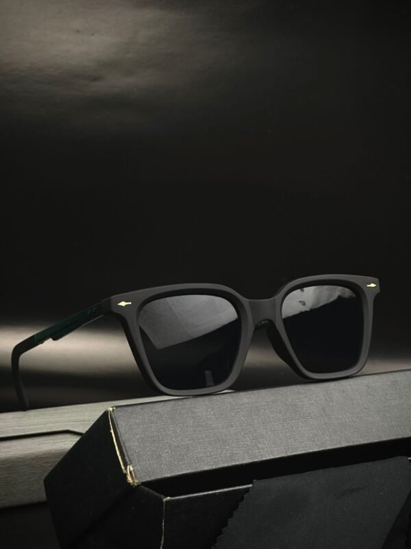 Luxury Smart Sunglasses with Wireless Speakers - Vintage Style Unisex Audio Eyewear