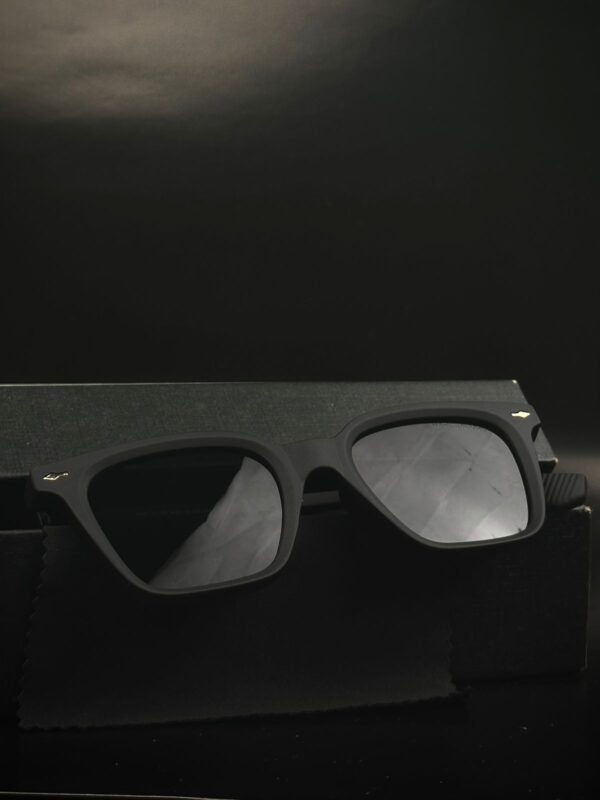 Luxury Smart Sunglasses with Wireless Speakers - Vintage Style Unisex Audio Eyewear