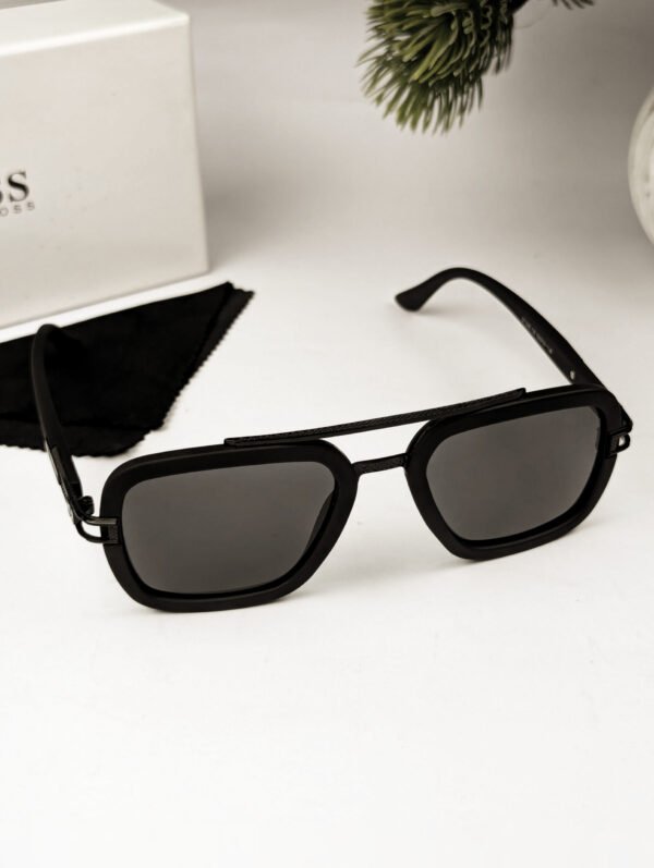 InShot_20250831_103427083-scaled (1) Cool Vintage Square Sunglasses for Men & Women - Oversized Metal Frame Punk Style with UV400 Protection